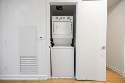 Photo 16 at 914 - 10 Deerlick Court, Donalda, Toronto