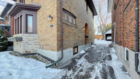 Photo 2 at 49 Chudleigh Avenue, Lawrence Park South, Toronto