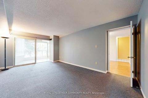 Photo 14 at 205 - 309 Major Mackenzie Drive, Harding, Richmond Hill