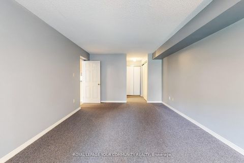 Photo 15 at 205 - 309 Major Mackenzie Drive, Harding, Richmond Hill