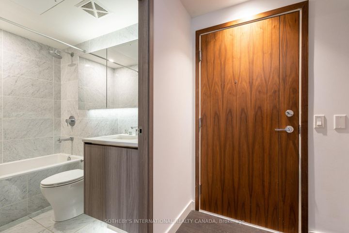 Photo 1 at 2501 - 95 McMahon Drive, Bayview Village, Toronto