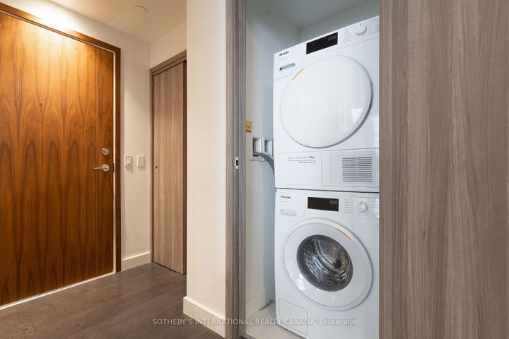 Photo 14 at 2501 - 95 McMahon Drive, Bayview Village, Toronto