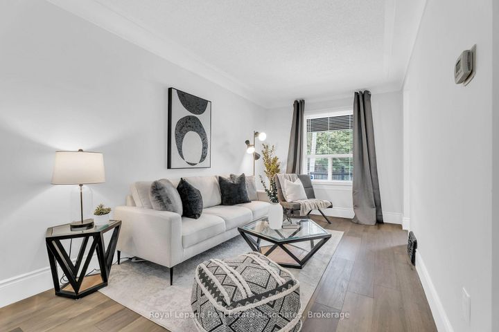 Photo 8 at 10 Gordon Street, Crown Point, Hamilton