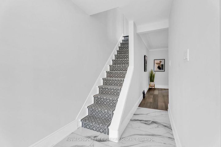 Photo 16 at 10 Gordon Street, Crown Point, Hamilton