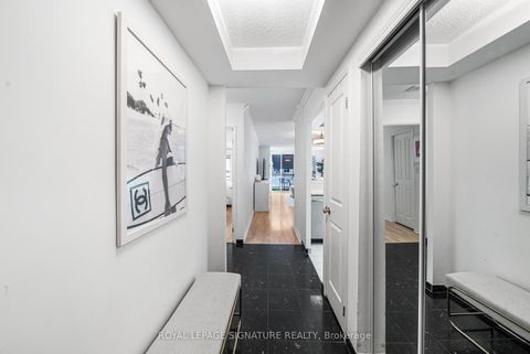 Photo 2 at 206 - 18 Hollywood Avenue, Willowdale East, Toronto