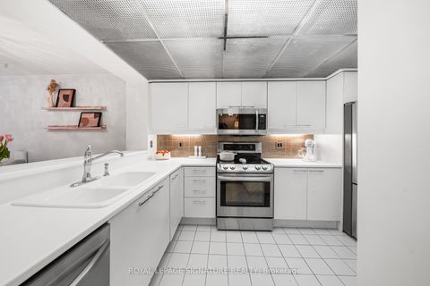 Photo 6 at 206 - 18 Hollywood Avenue, Willowdale East, Toronto