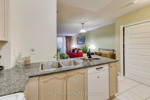 Photo 8 at 209 - 9 Northern Heights Drive, Langstaff, Richmond Hill