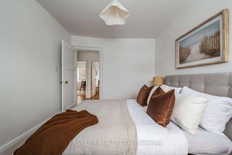 Photo 31 at 44 Parkdale Road, Swansea, Toronto