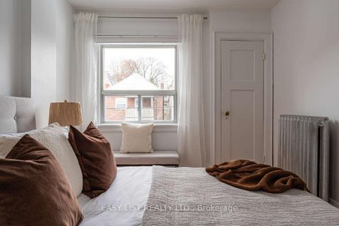 Photo 33 at 44 Parkdale Road, Swansea, Toronto