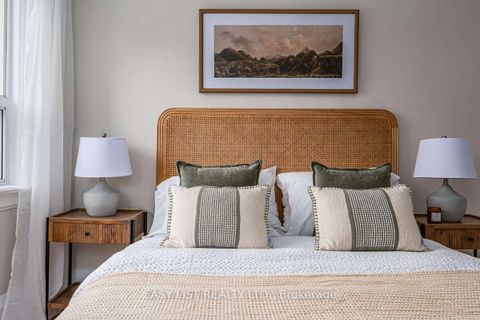 Photo 38 at 44 Parkdale Road, Swansea, Toronto