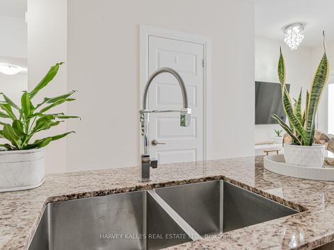 Photo 13 at 55 - 19 Eldora Avenue, Newtonbrook West, Toronto