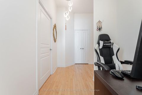 Photo 8 at 3304 - 3939 Duke Of York Boulevard, City Centre, Mississauga