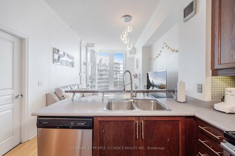 Photo 14 at 3304 - 3939 Duke Of York Boulevard, City Centre, Mississauga