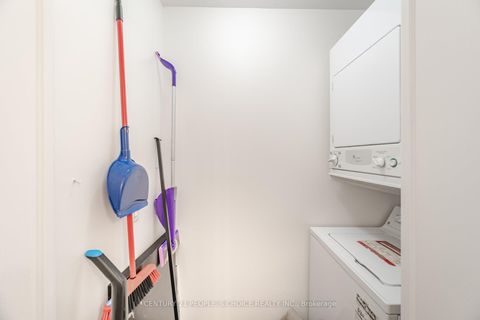 Photo 27 at 3304 - 3939 Duke Of York Boulevard, City Centre, Mississauga