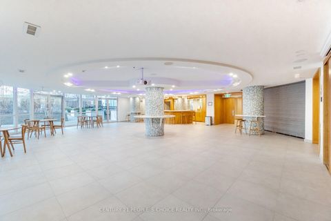 Photo 39 at 3304 - 3939 Duke Of York Boulevard, City Centre, Mississauga