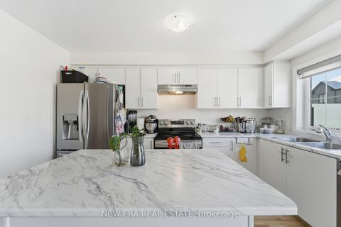 Photo 11 at 44 Jerome Way, Bowmanville, Clarington