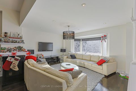 Photo 16 at 183 Maurier Boulevard, Patterson, Vaughan