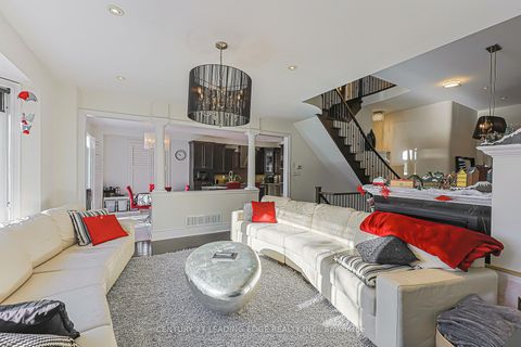 Photo 18 at 183 Maurier Boulevard, Patterson, Vaughan