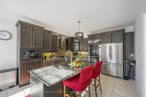 Photo 21 at 183 Maurier Boulevard, Patterson, Vaughan