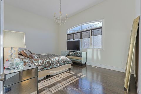 Photo 31 at 183 Maurier Boulevard, Patterson, Vaughan