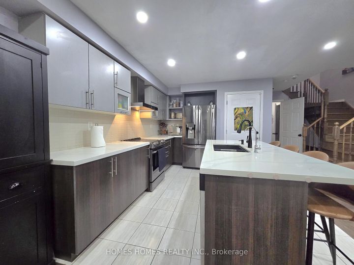 Photo 12 at 170 Golden Springs Drive, Northwest Brampton, Brampton