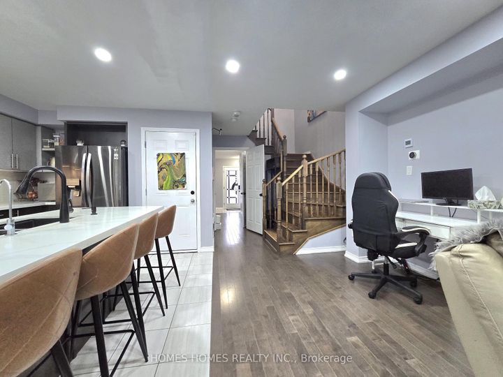 Photo 13 at 170 Golden Springs Drive, Northwest Brampton, Brampton