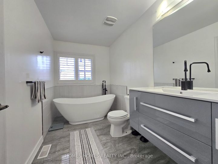 Photo 23 at 170 Golden Springs Drive, Northwest Brampton, Brampton