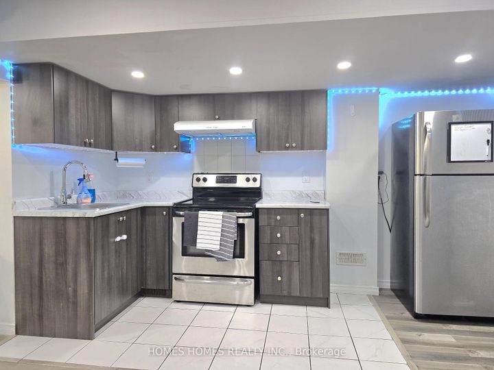 Photo 40 at 170 Golden Springs Drive, Northwest Brampton, Brampton