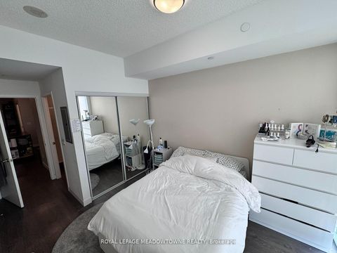Photo 9 at 601 - 2055 Danforth Avenue, Woodbine Corridor, Toronto