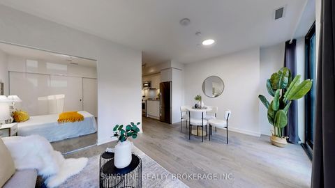 Photo 17 at 422 - 25 Richmond Street E, Yonge Corridor, Toronto