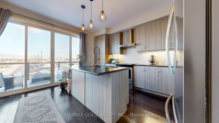 Photo 12 at 3 Glenngarry Crescent, Rural Vaughan, Vaughan