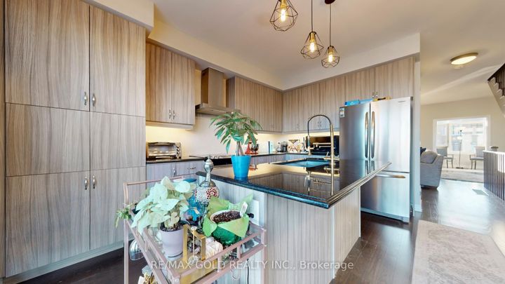 Photo 14 at 3 Glenngarry Crescent, Rural Vaughan, Vaughan