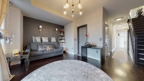 Photo 5 at 3 Glenngarry Crescent, Rural Vaughan, Vaughan