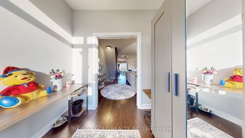 Photo 11 at 3 Glenngarry Crescent, Rural Vaughan, Vaughan