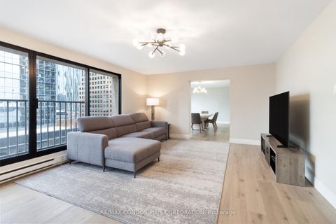 Photo 7 at 1318 - 55 Harbour Square, Waterfront Communities C1, Toronto