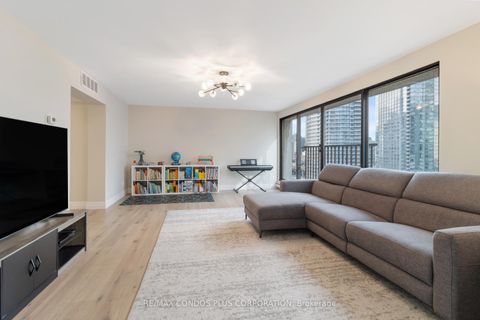 Photo 10 at 1318 - 55 Harbour Square, Waterfront Communities C1, Toronto