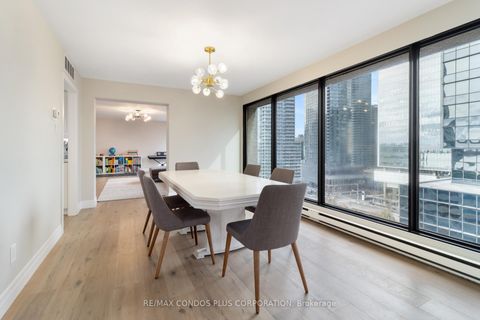 Photo 12 at 1318 - 55 Harbour Square, Waterfront Communities C1, Toronto