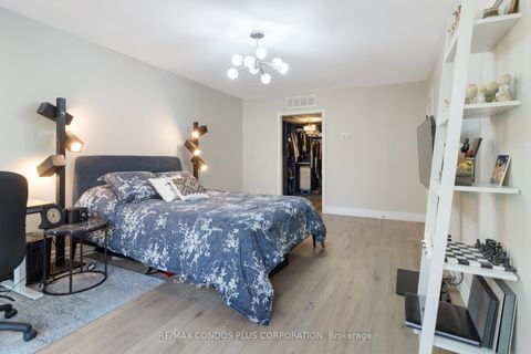 Photo 17 at 1318 - 55 Harbour Square, Waterfront Communities C1, Toronto