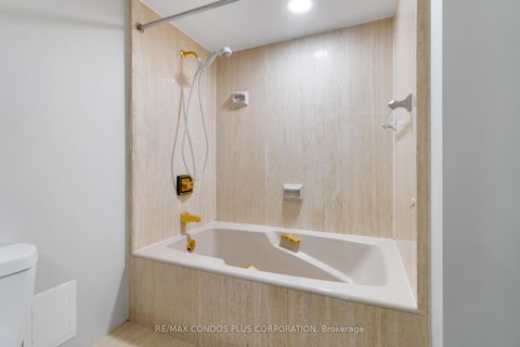 Photo 20 at 1318 - 55 Harbour Square, Waterfront Communities C1, Toronto