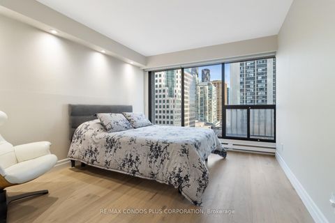 Photo 21 at 1318 - 55 Harbour Square, Waterfront Communities C1, Toronto