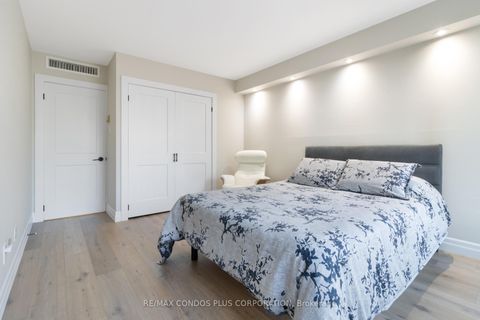 Photo 22 at 1318 - 55 Harbour Square, Waterfront Communities C1, Toronto