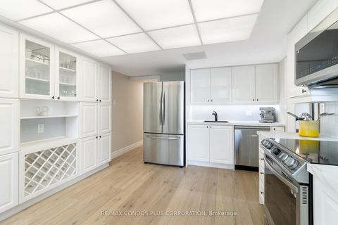 Photo 25 at 1318 - 55 Harbour Square, Waterfront Communities C1, Toronto