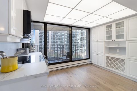 Photo 28 at 1318 - 55 Harbour Square, Waterfront Communities C1, Toronto