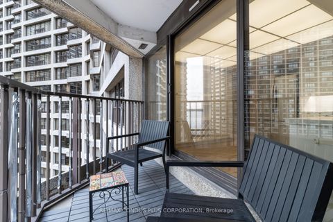 Photo 30 at 1318 - 55 Harbour Square, Waterfront Communities C1, Toronto