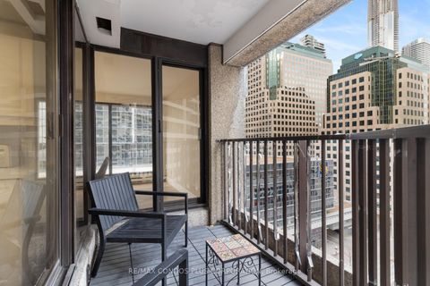 Photo 31 at 1318 - 55 Harbour Square, Waterfront Communities C1, Toronto