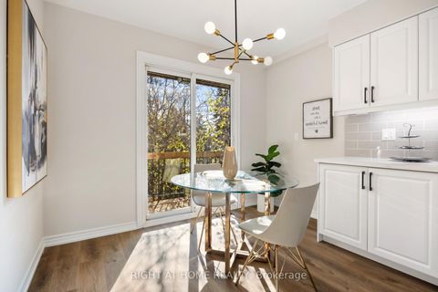 Photo 11 at 13 - 2 Wooded Carse Way, Branson, Toronto