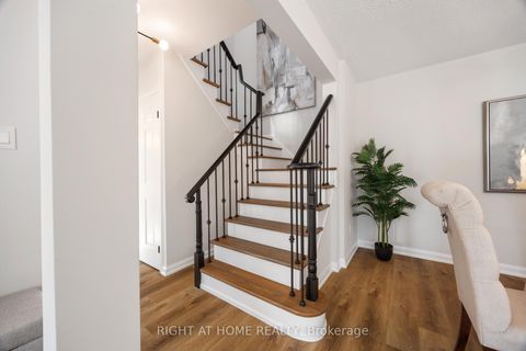 Photo 14 at 13 - 2 Wooded Carse Way, Branson, Toronto