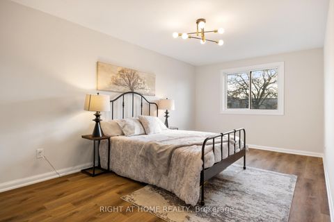 Photo 16 at 13 - 2 Wooded Carse Way, Branson, Toronto