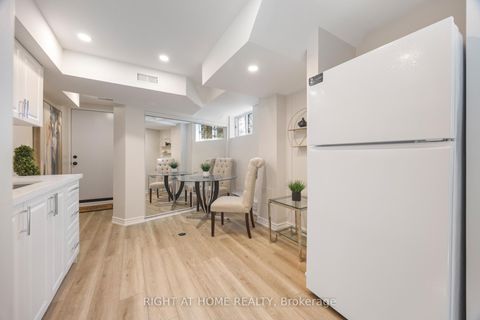 Photo 27 at 13 - 2 Wooded Carse Way, Branson, Toronto