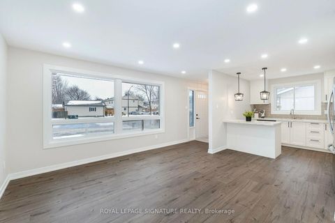 Photo 3 at 453 Leacock Drive, Letitia Heights, Barrie